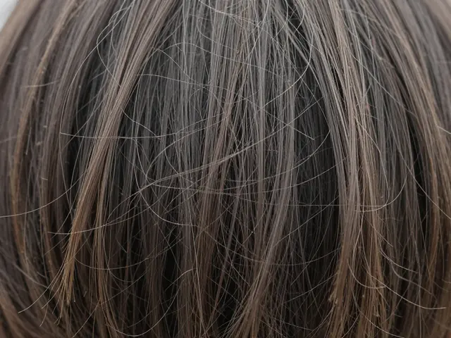 Jak poznat, že vlasům chybí hydratace: 7 jasných příznaků